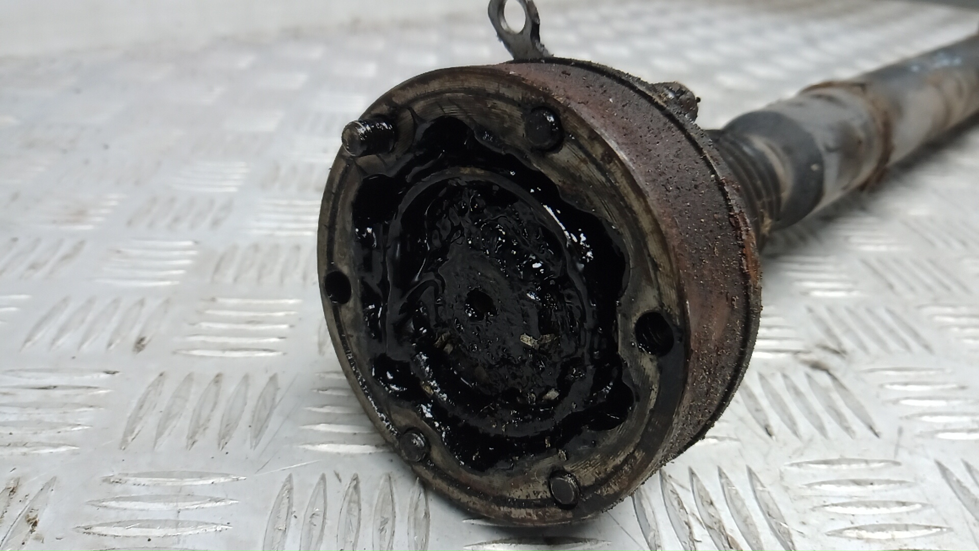 Полуось передняя правая