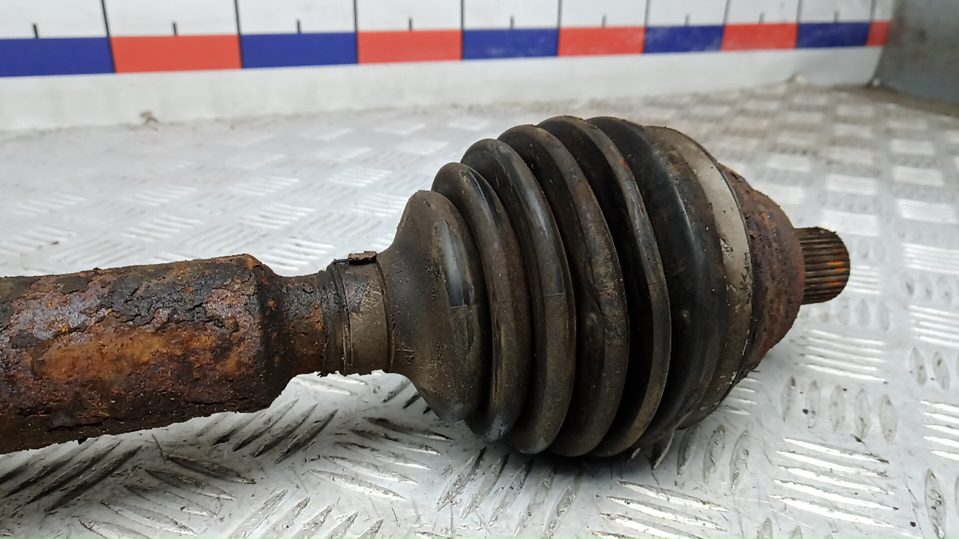 Полуось передняя правая