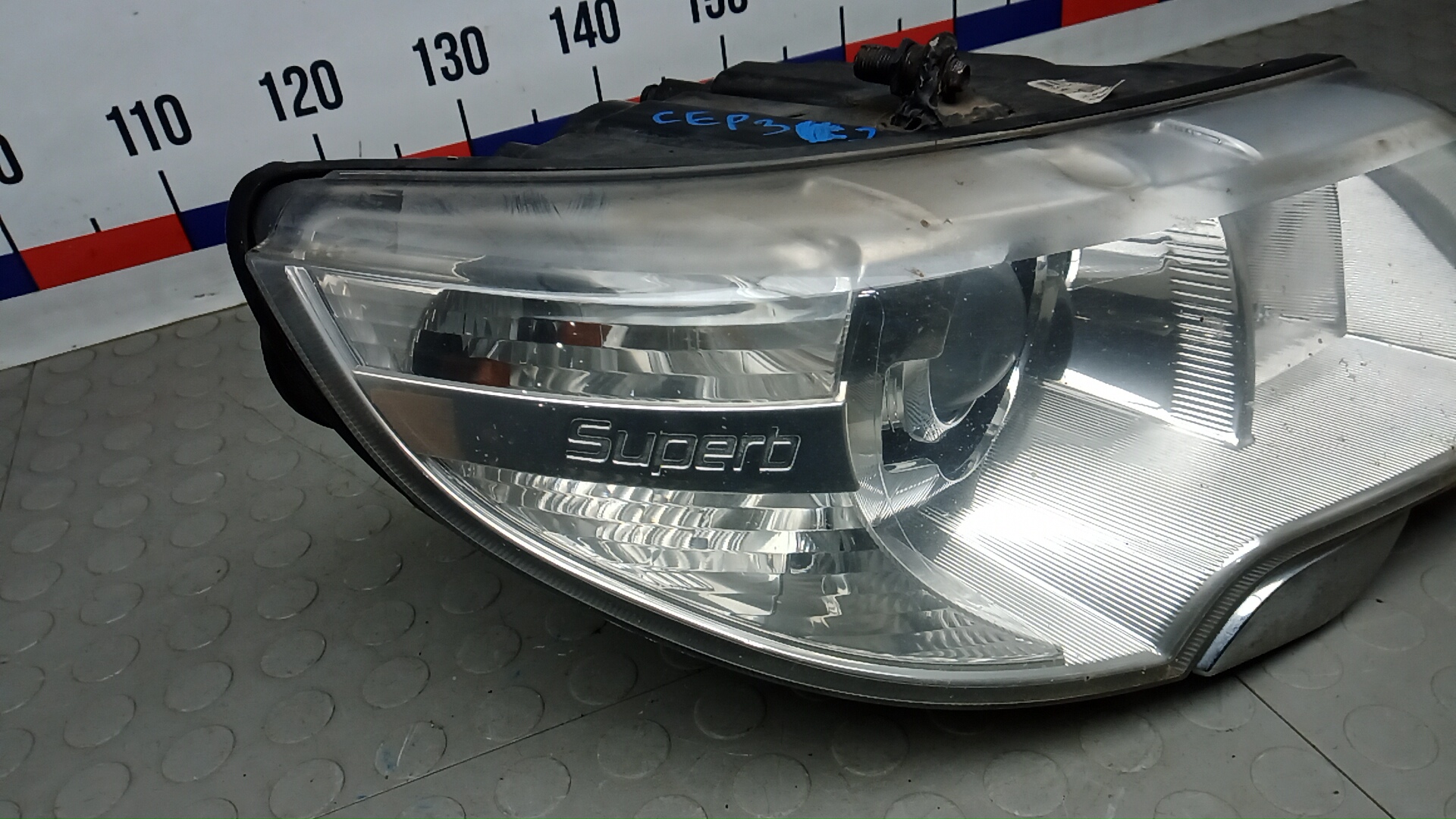 Фара правая