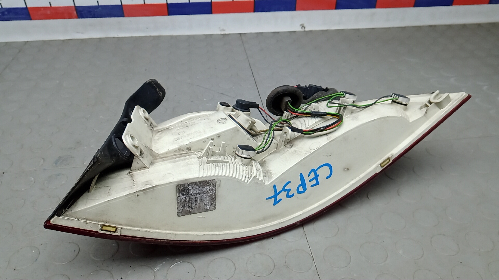 Фонарь задний левый