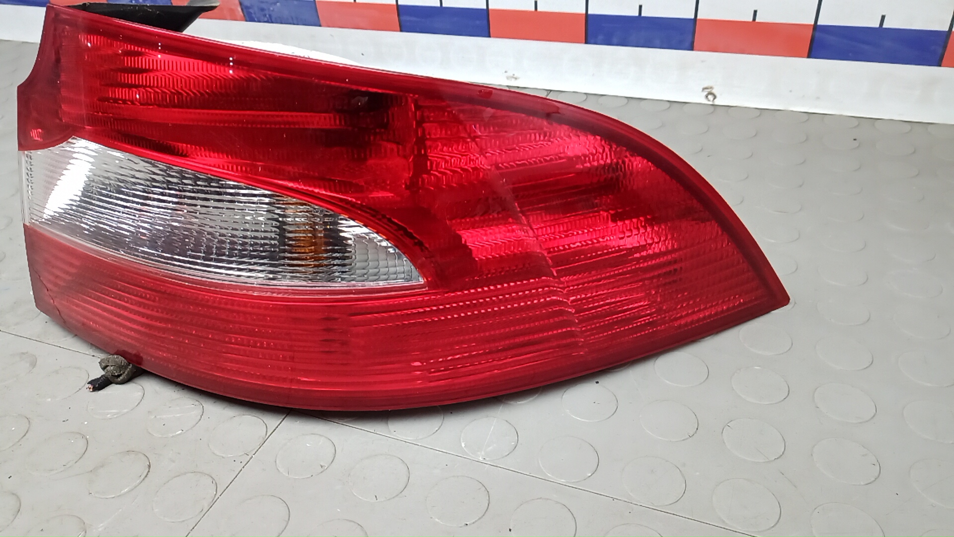 Фонарь задний правый