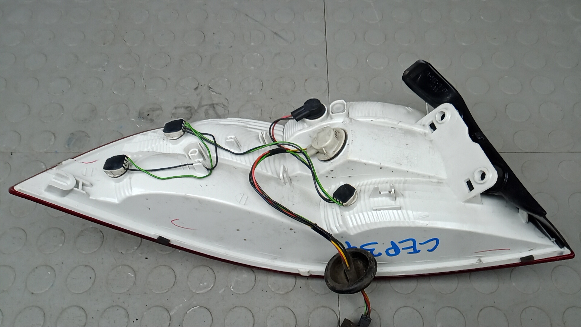 Фонарь задний правый