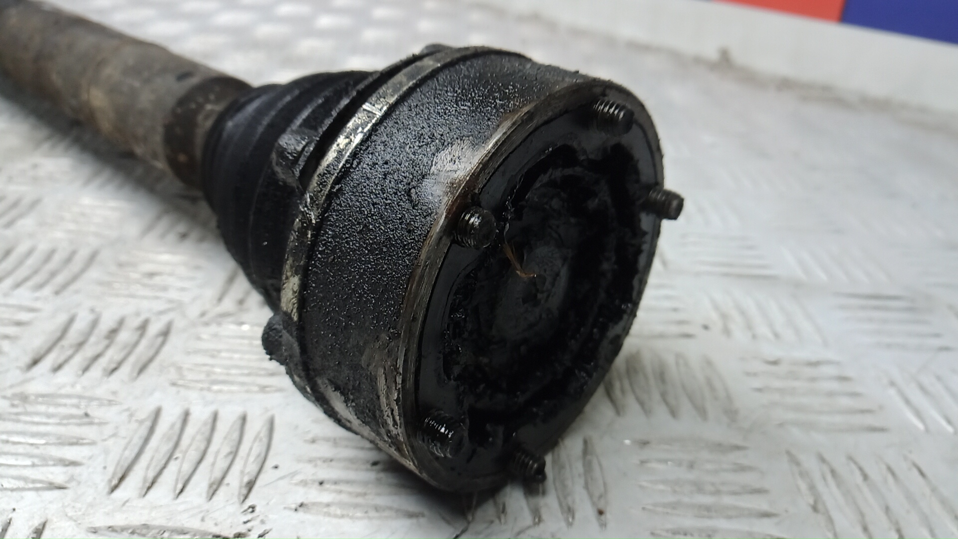 Полуось передняя правая