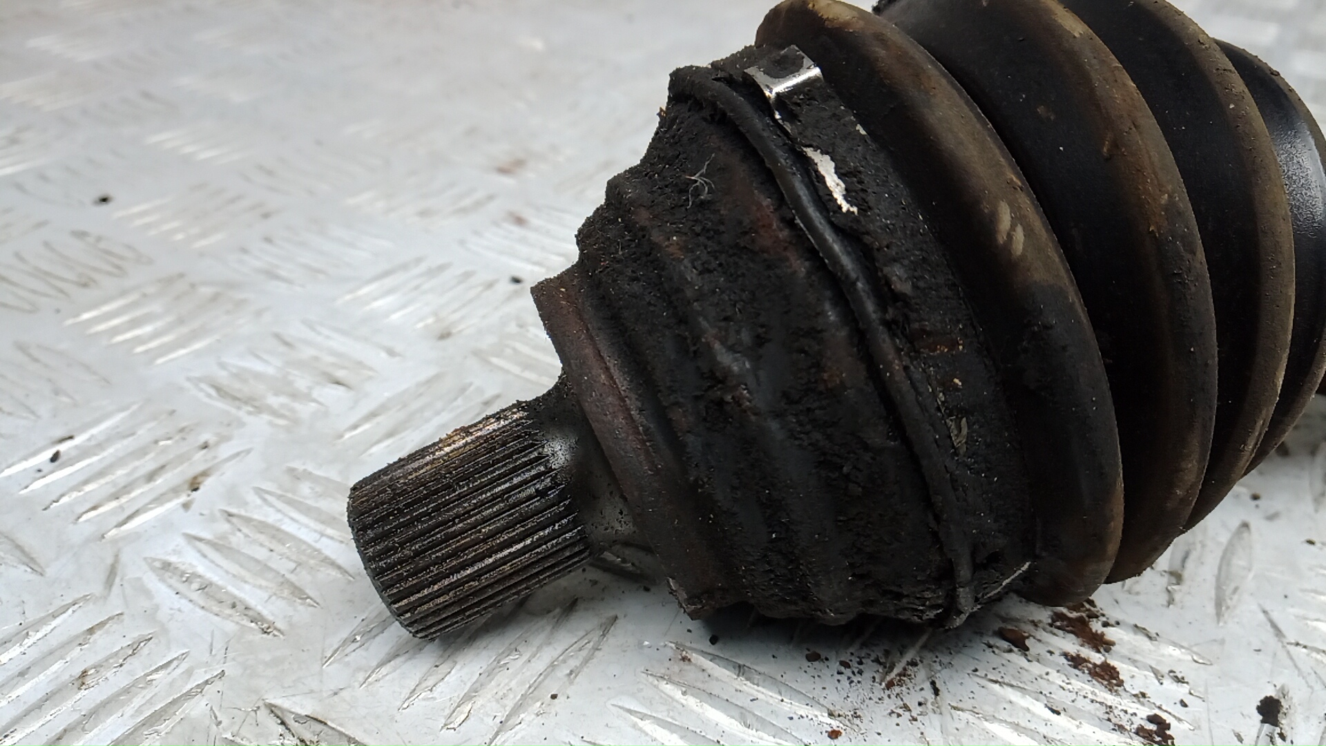 Полуось передняя правая