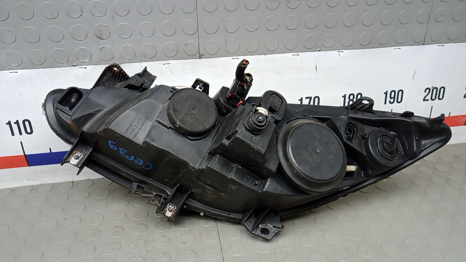 Фара правая