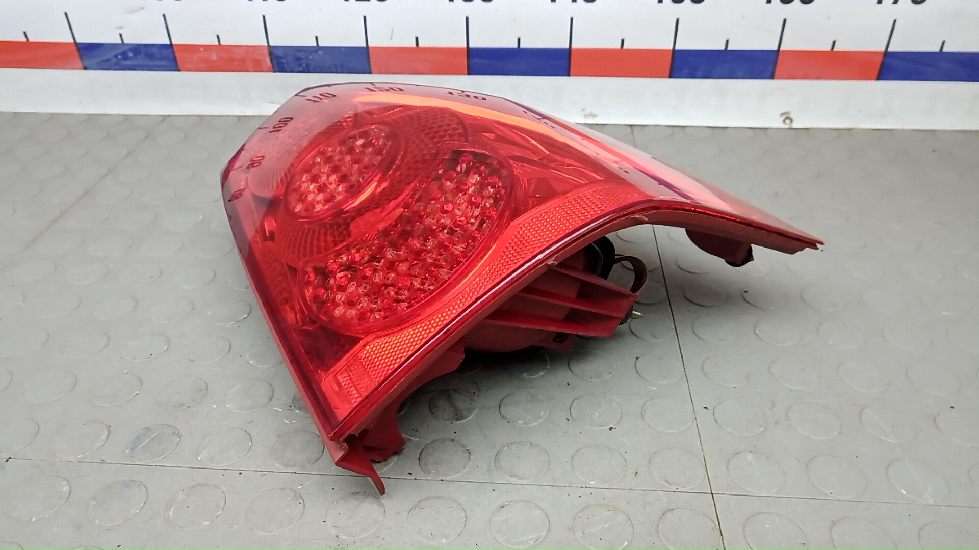 Фонарь задний правый