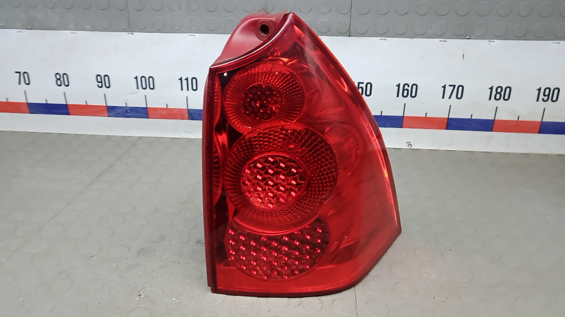 Фонарь задний правый