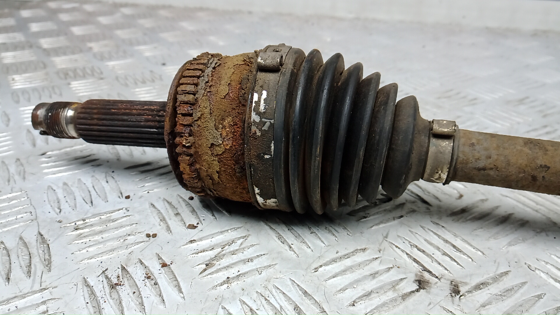 Полуось передняя правая