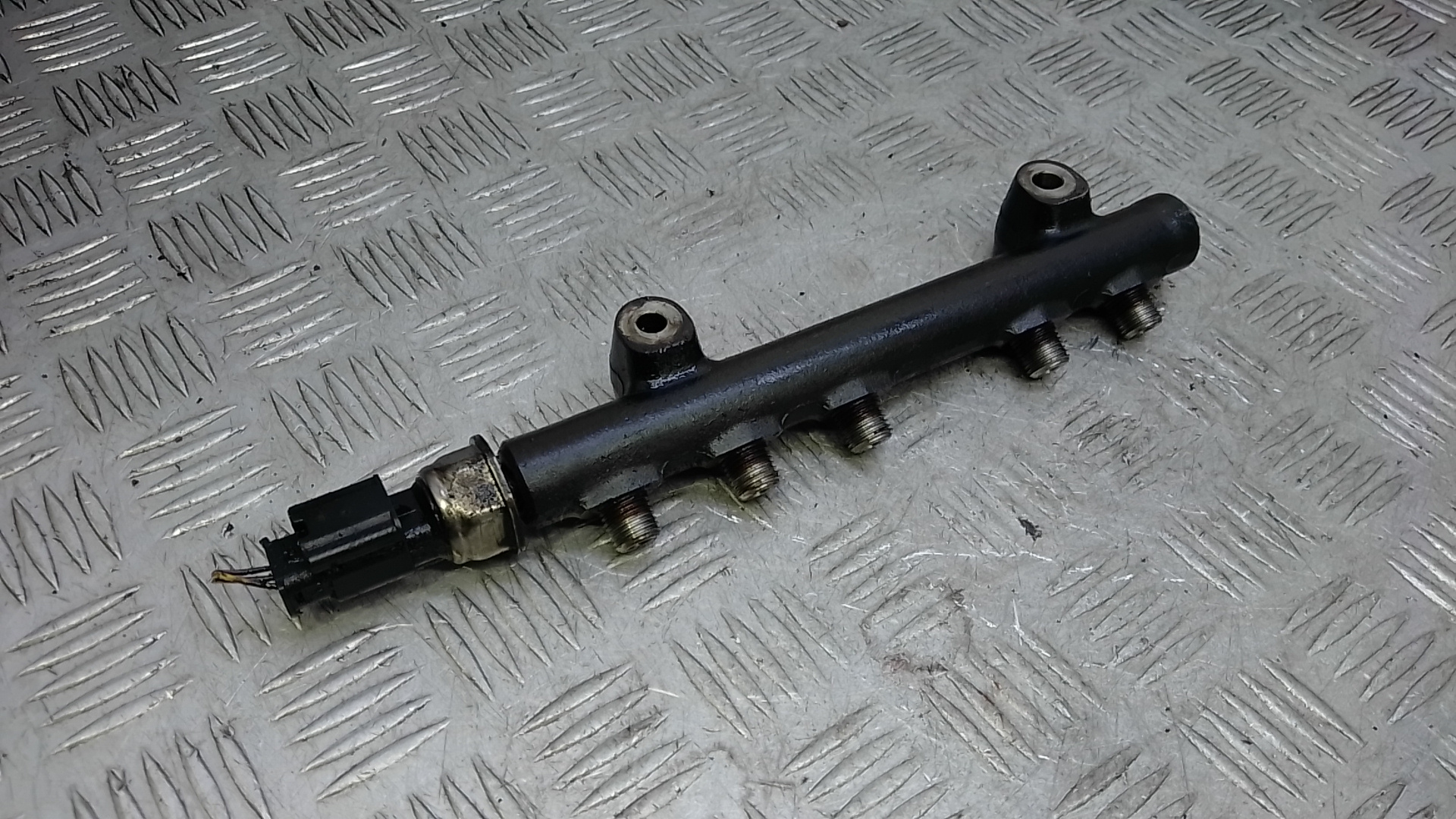 Рейка топливная (рампа)