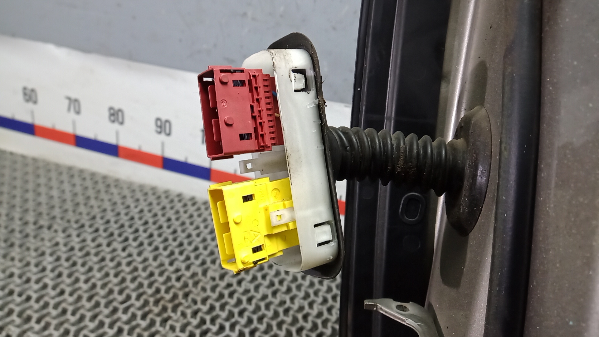 Дверь передняя правая