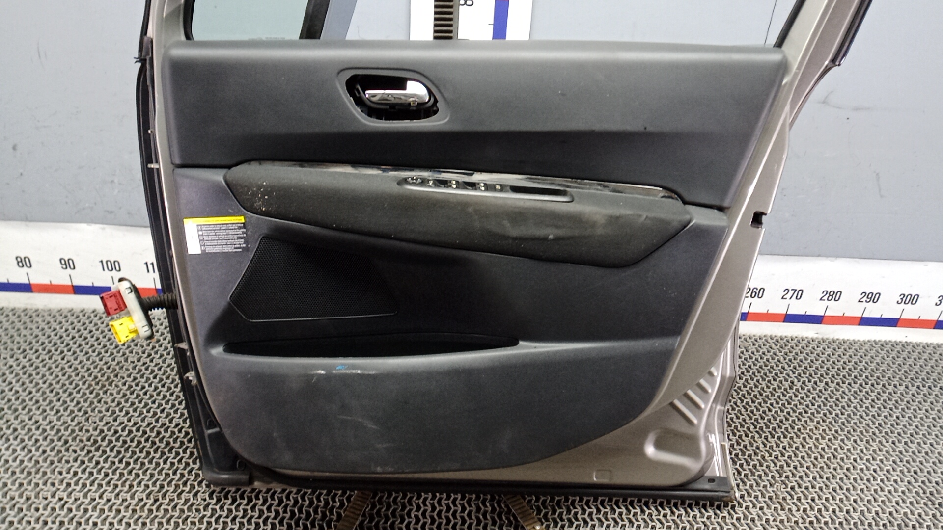 Дверь передняя правая