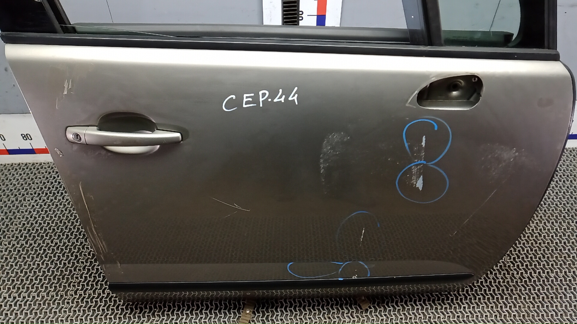 Дверь передняя правая