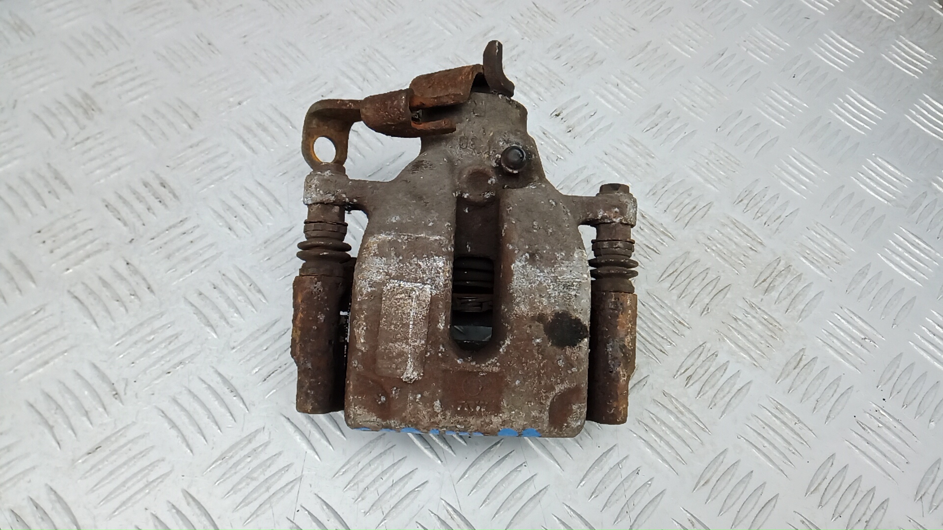 Суппорт задний правый