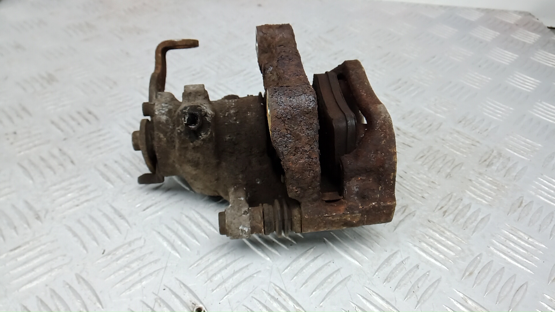 Суппорт задний правый