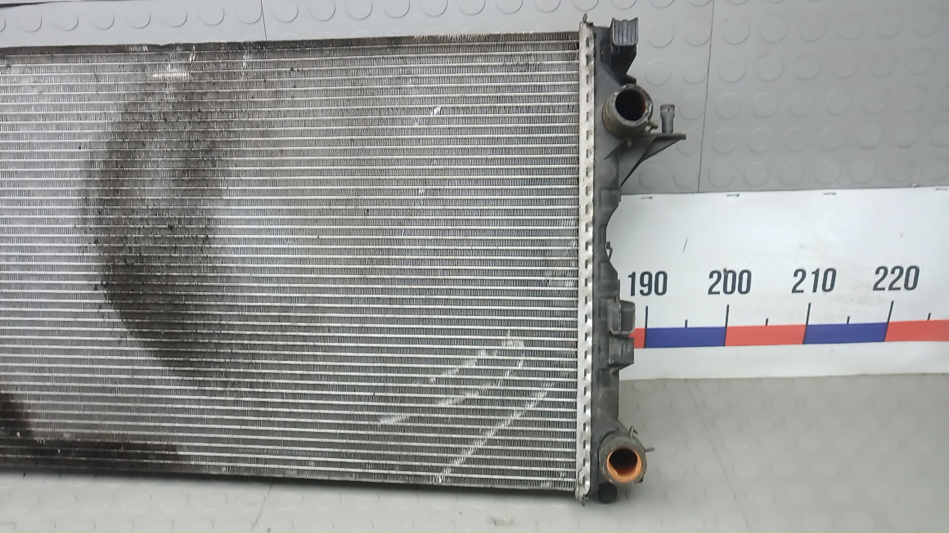 Радиатор охлаждения двигателя основной