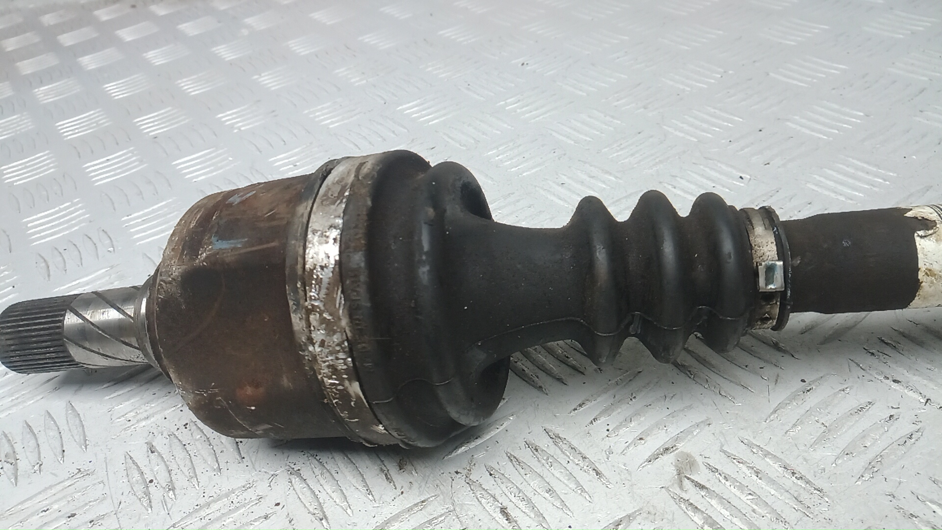 Полуось передняя левая