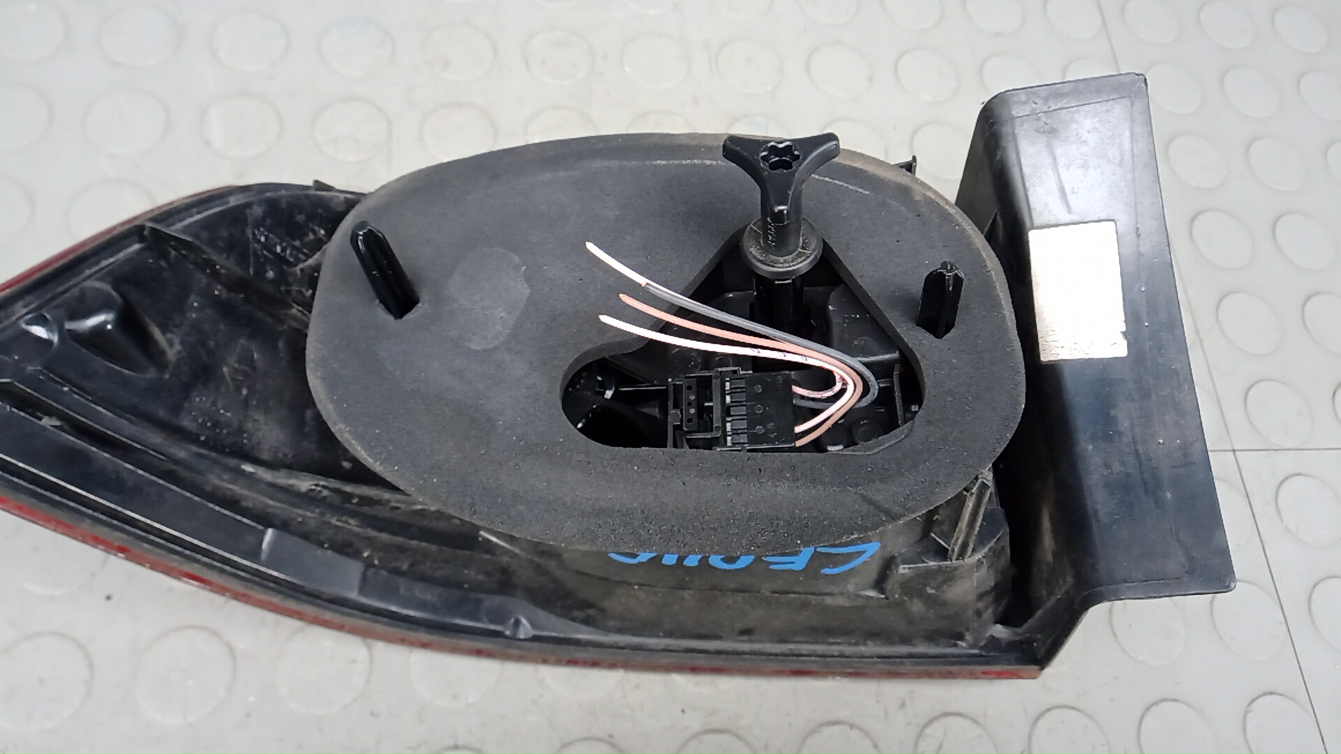 Фонарь задний правый