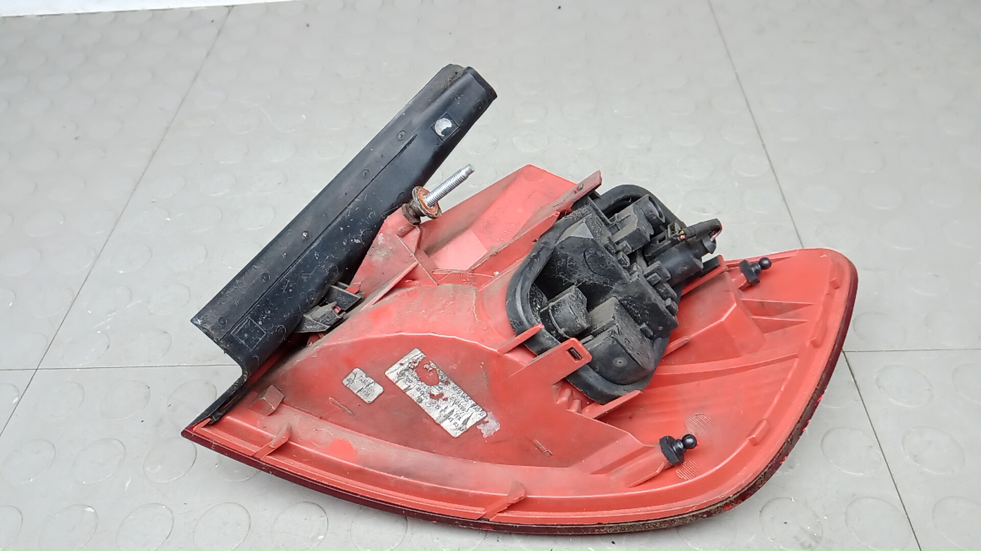 Фонарь задний левый