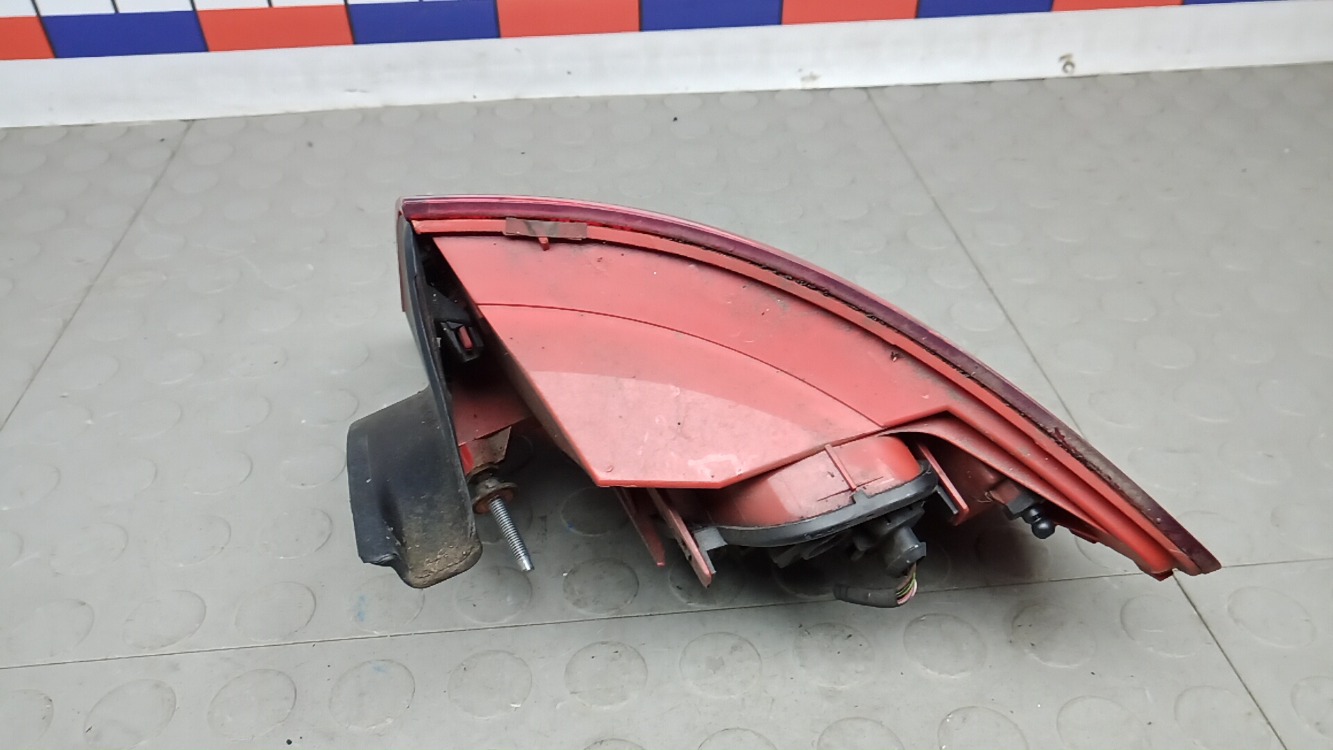 Фонарь задний левый