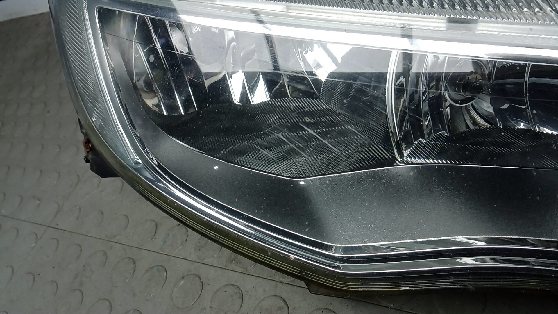 Фара правая