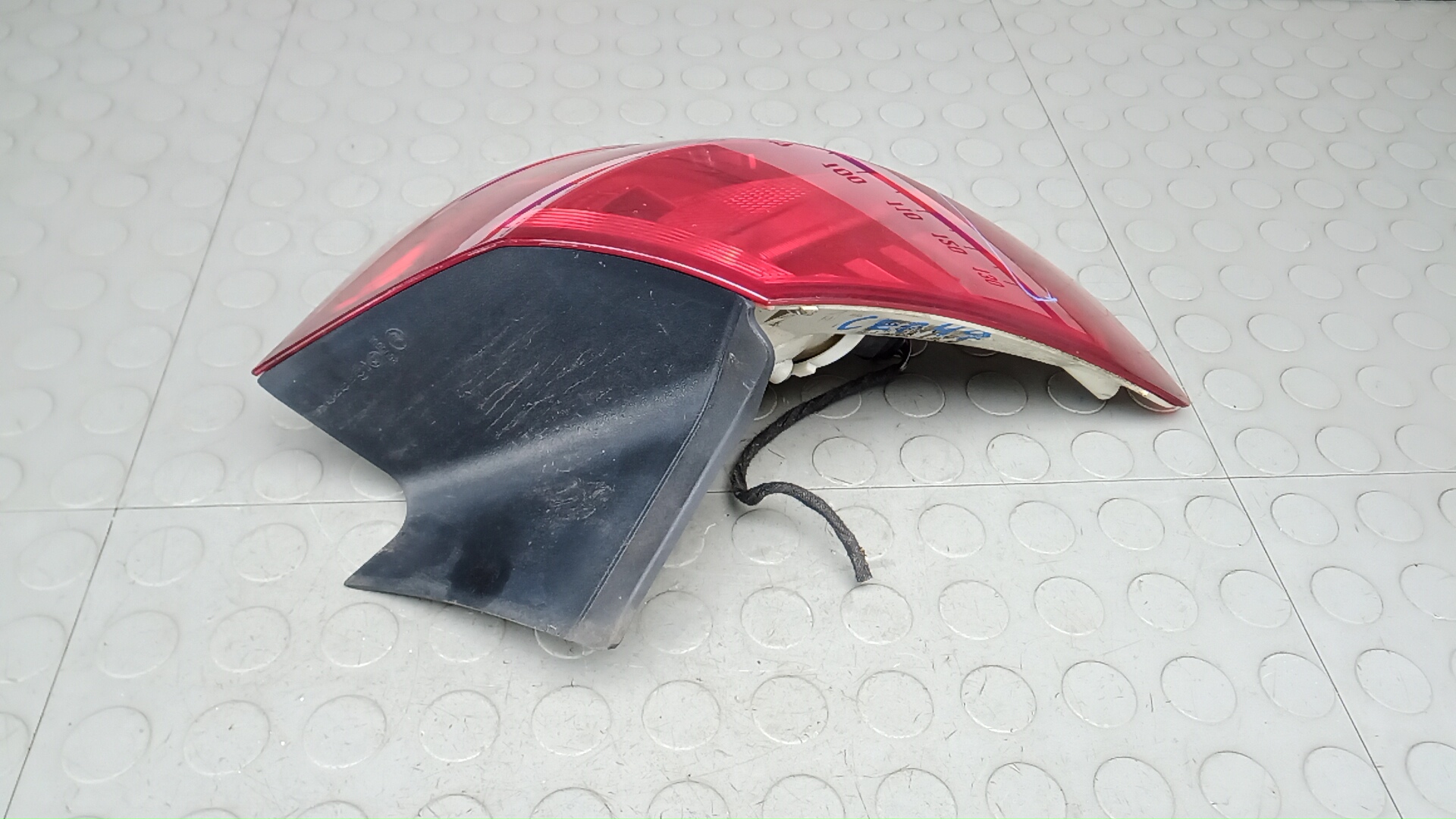 Фонарь задний левый