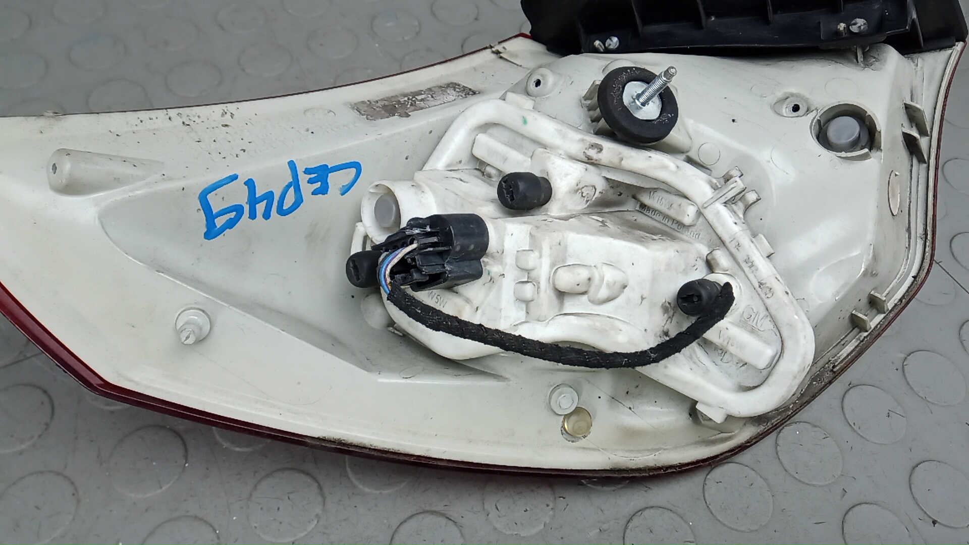 Фонарь задний правый