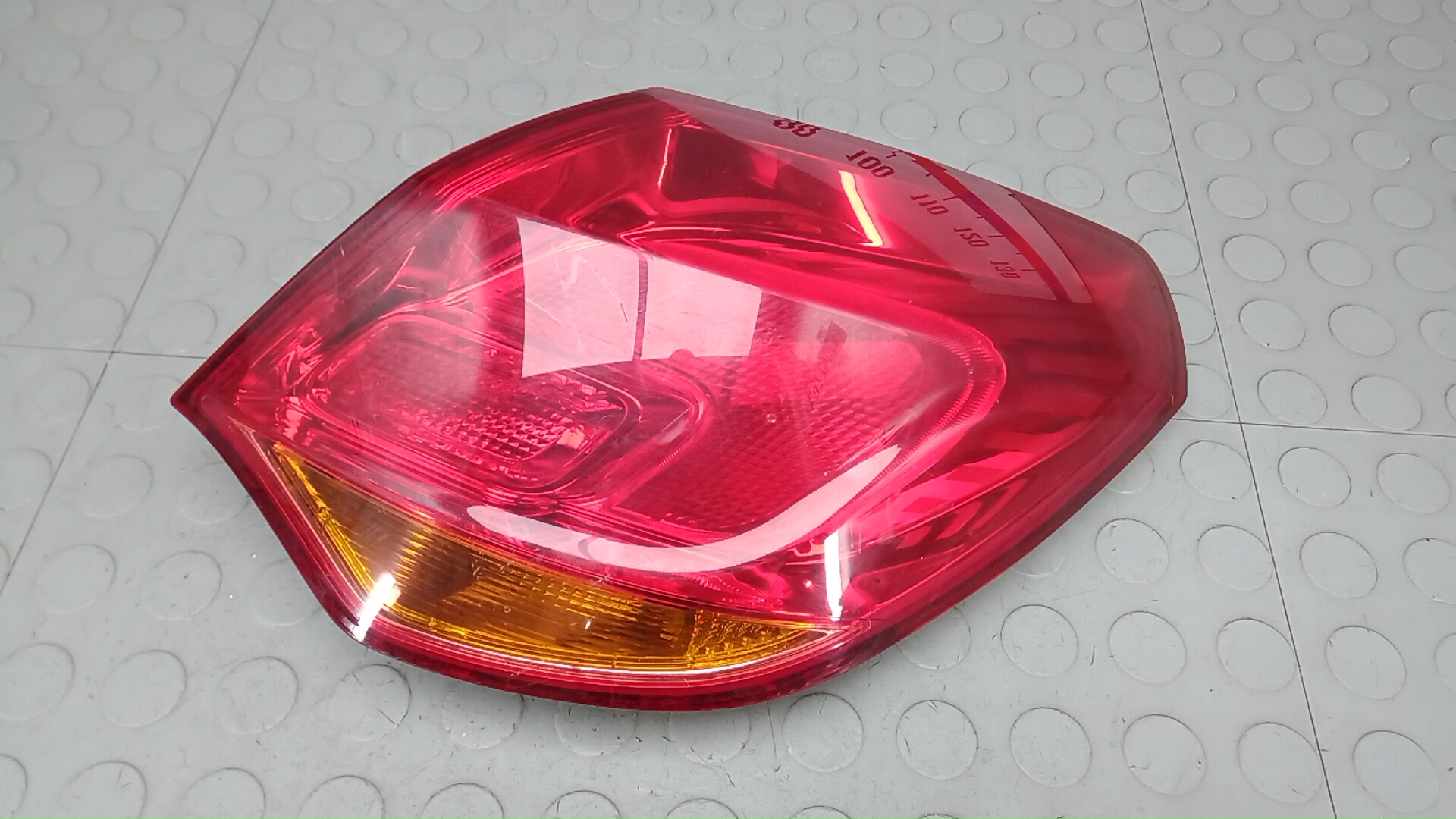 Фонарь задний правый