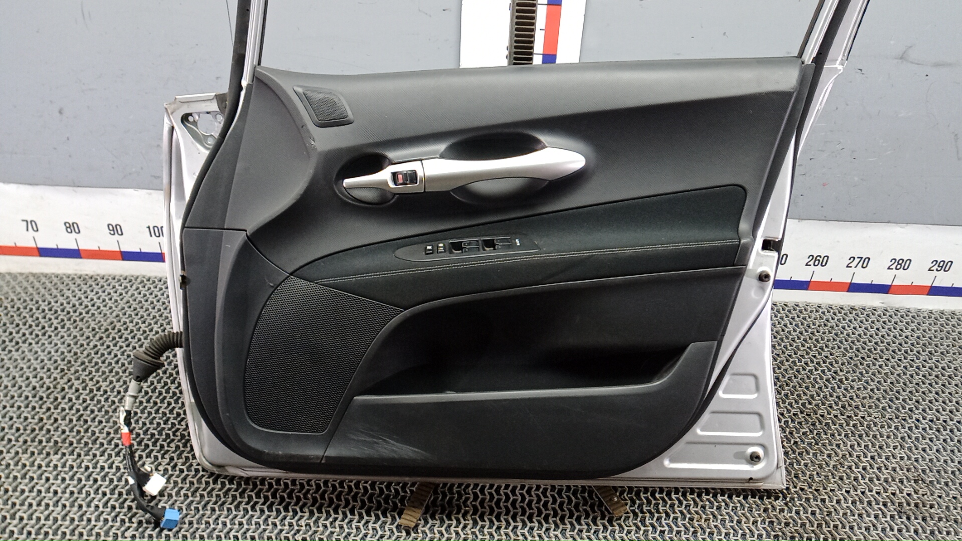 Дверь передняя правая