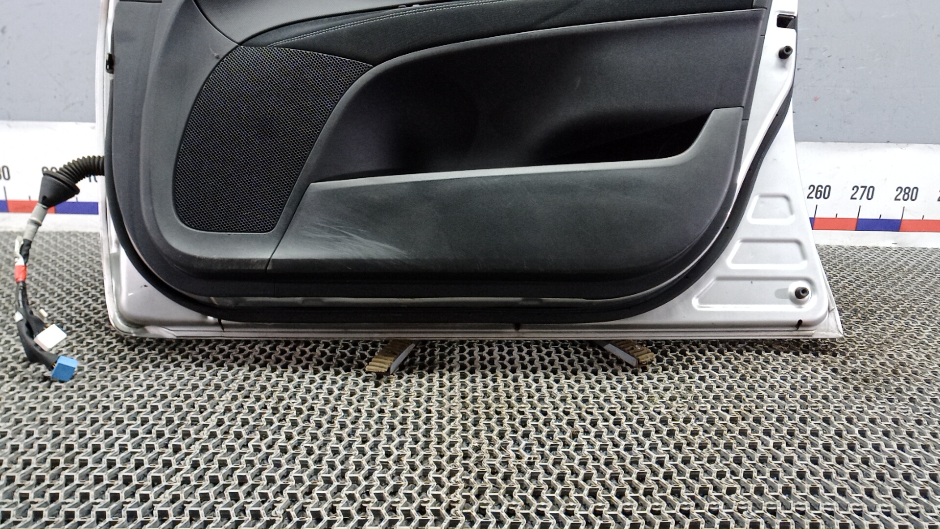 Дверь передняя правая