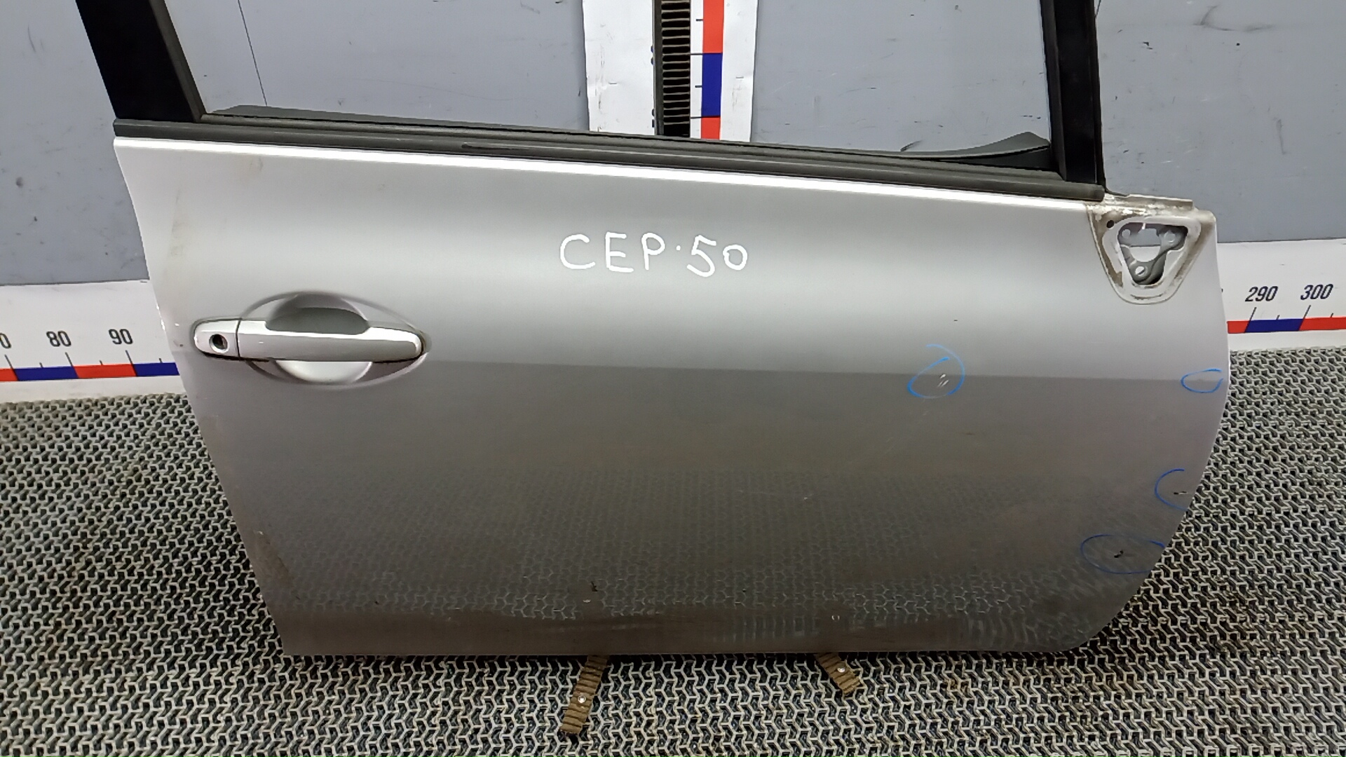 Дверь передняя правая