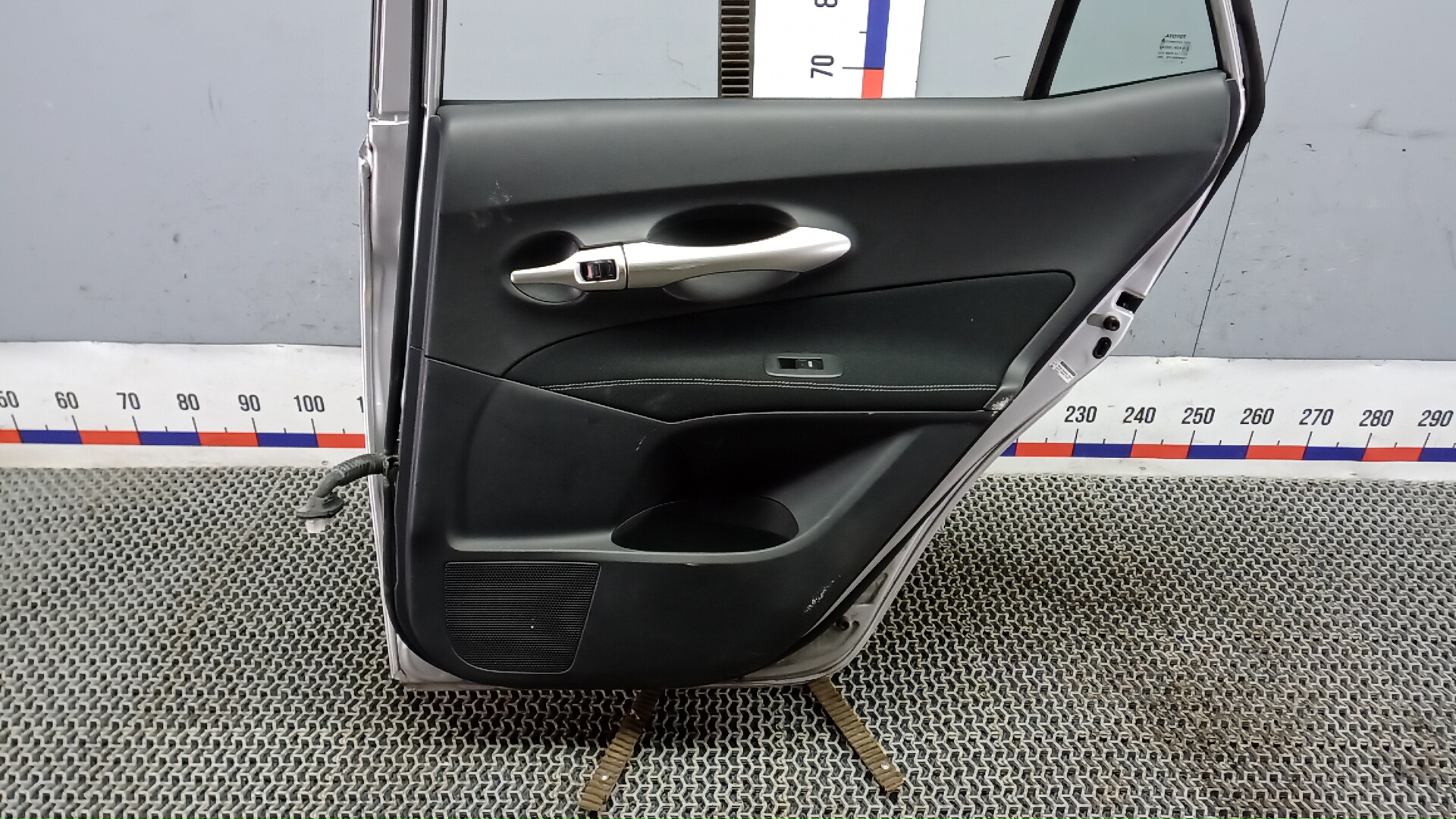 Дверь задняя правая