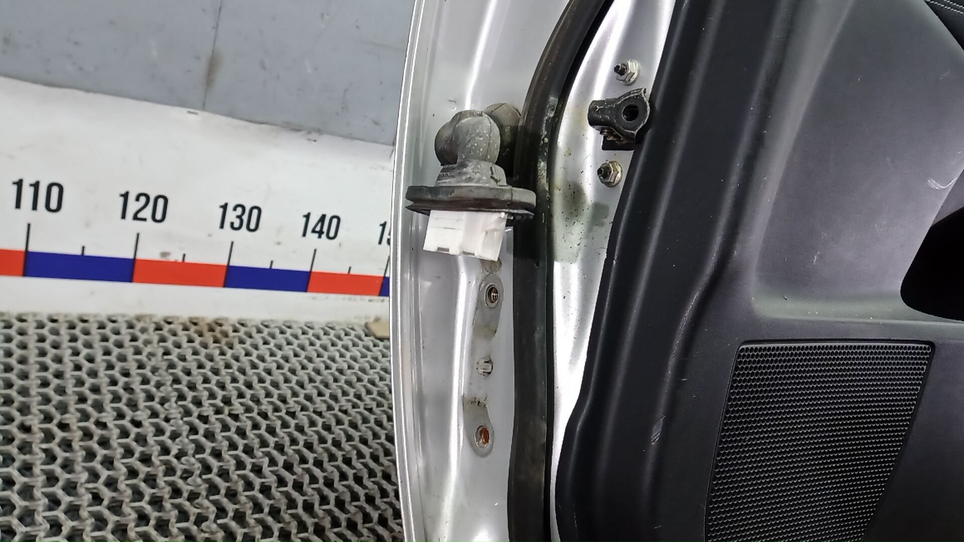 Дверь задняя правая