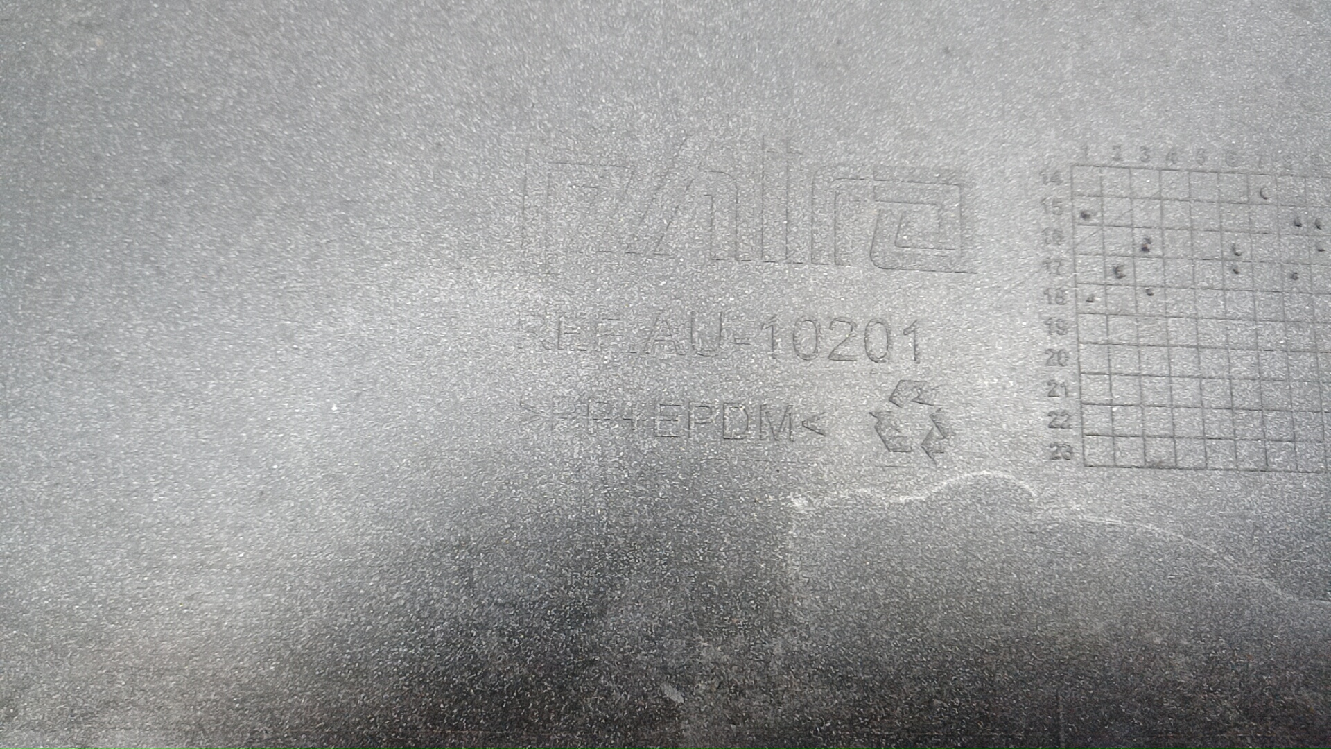 Бампер передний