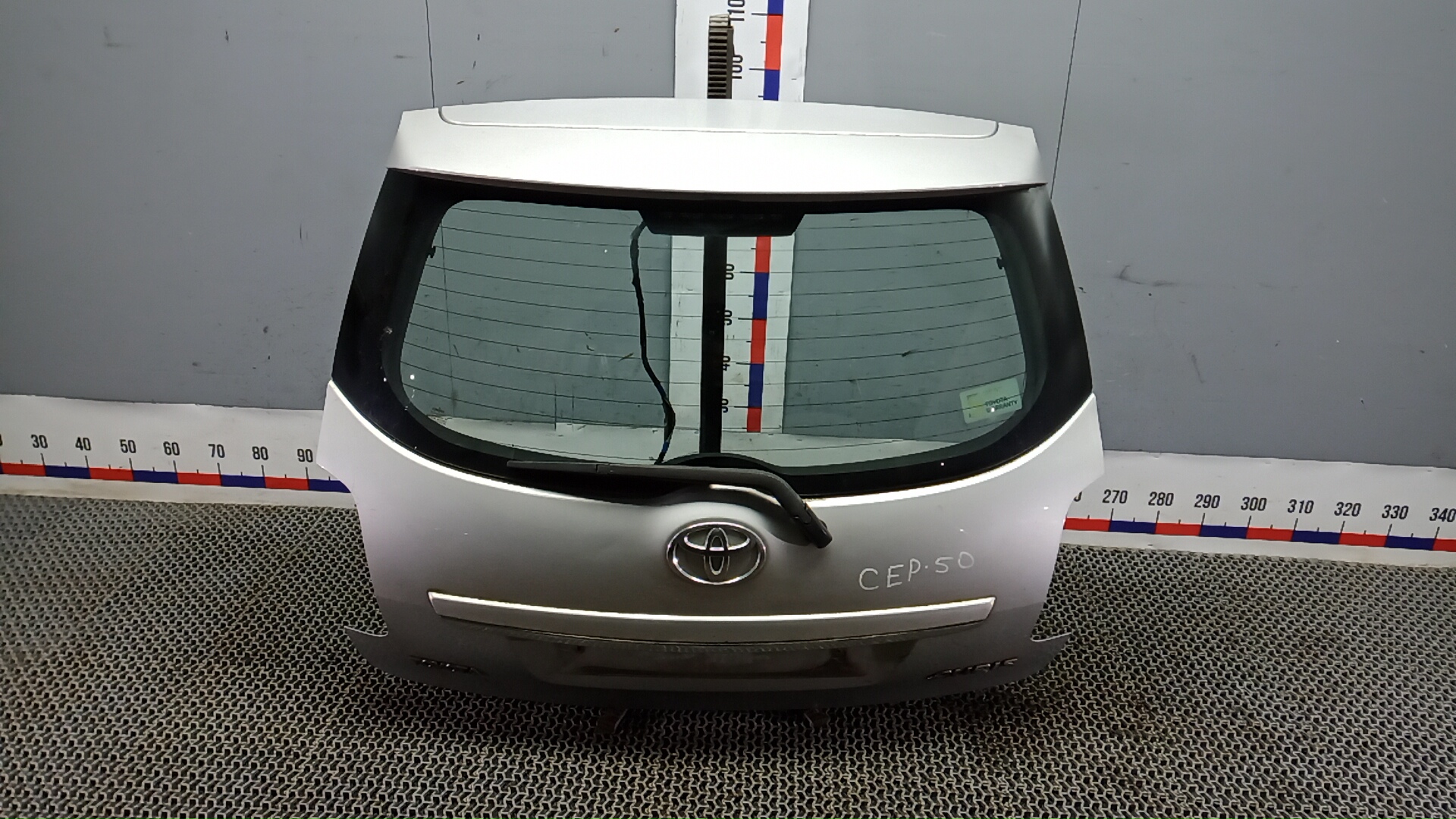 Дверь багажника