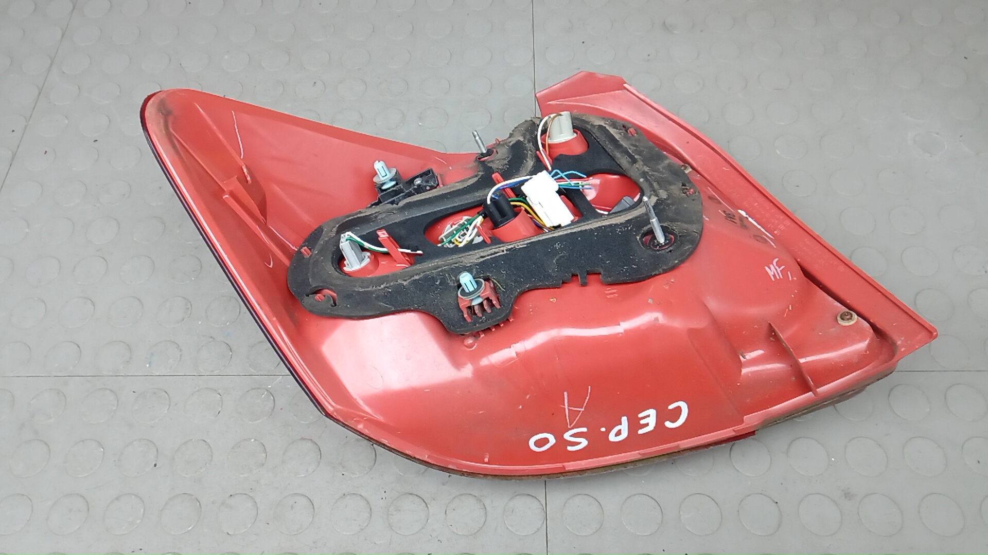 Фонарь задний правый