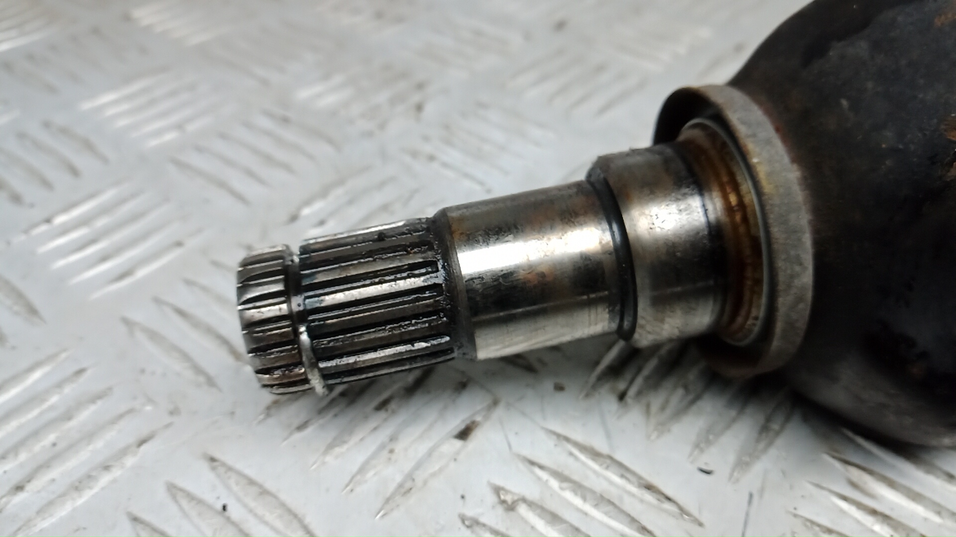 Полуось передняя правая