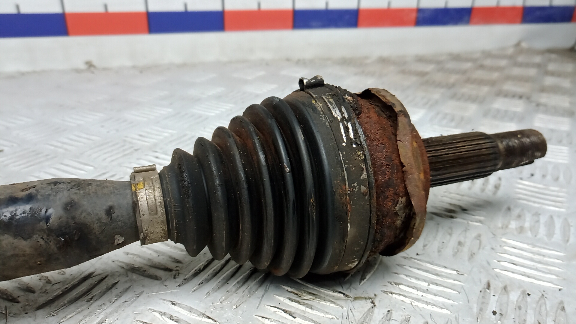 Полуось передняя правая