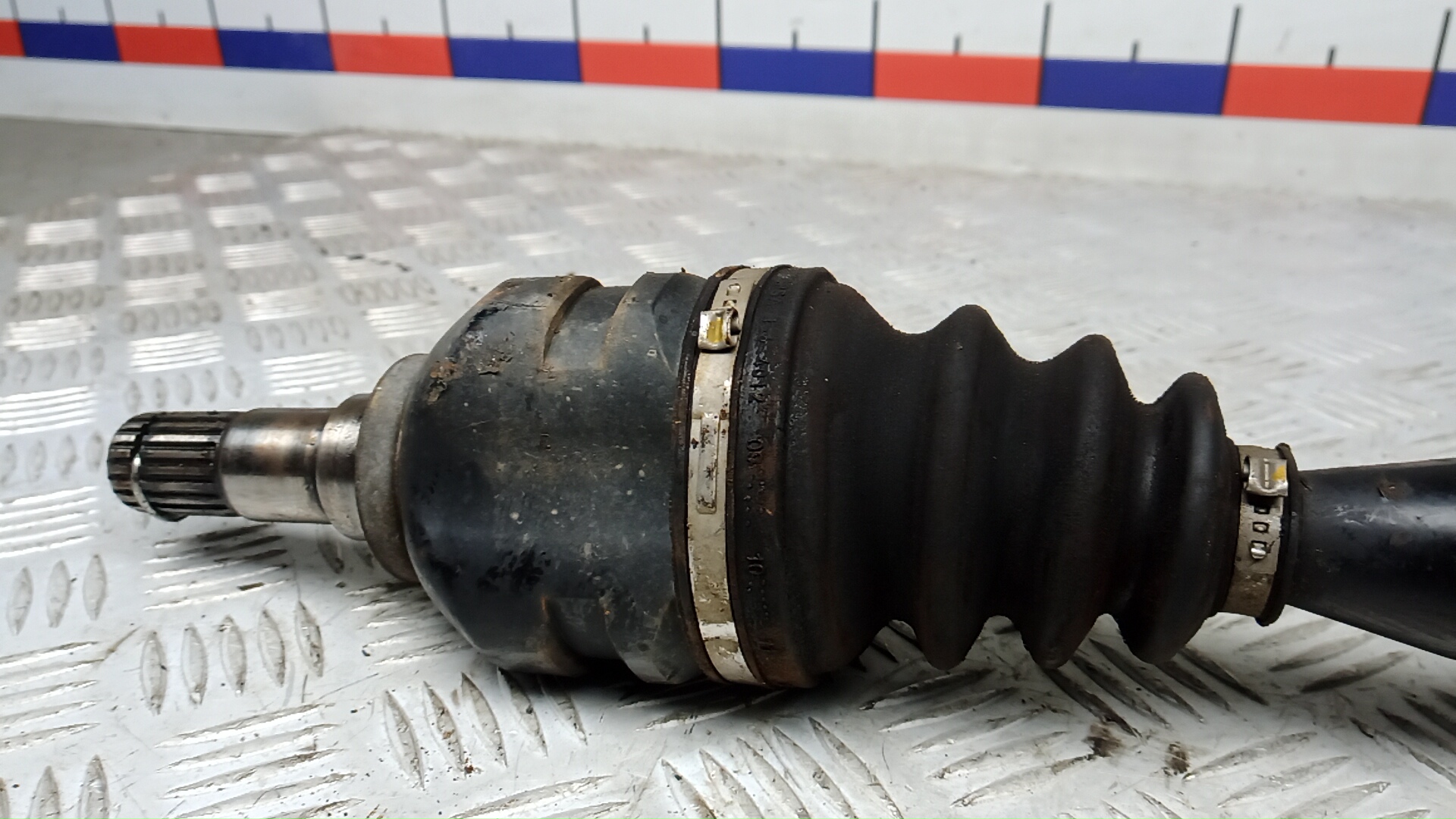 Полуось передняя правая