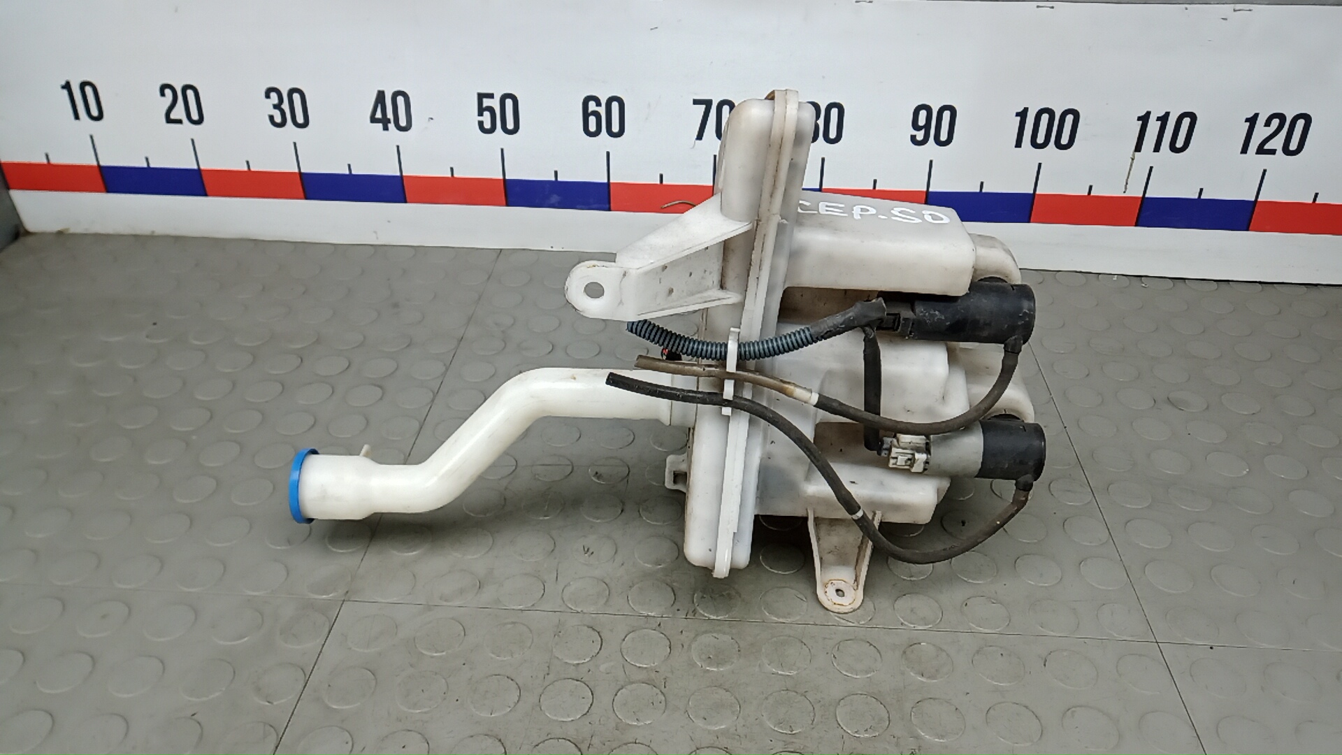 Бачок омывателя лобового стекла