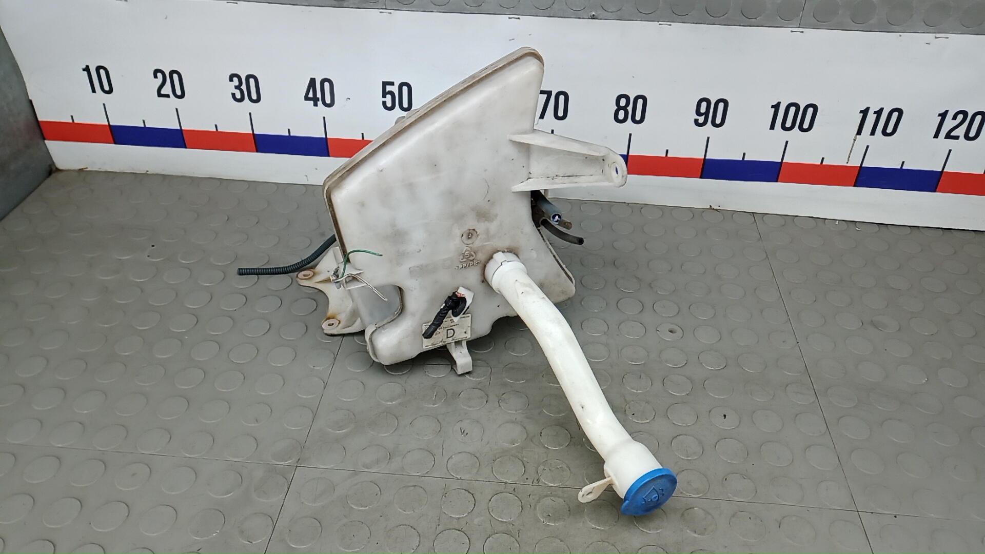 Бачок омывателя лобового стекла