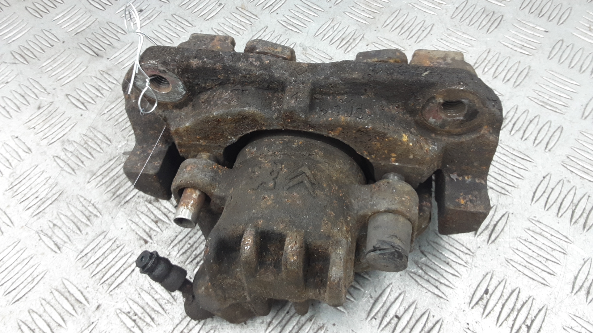 Суппорт передний правый