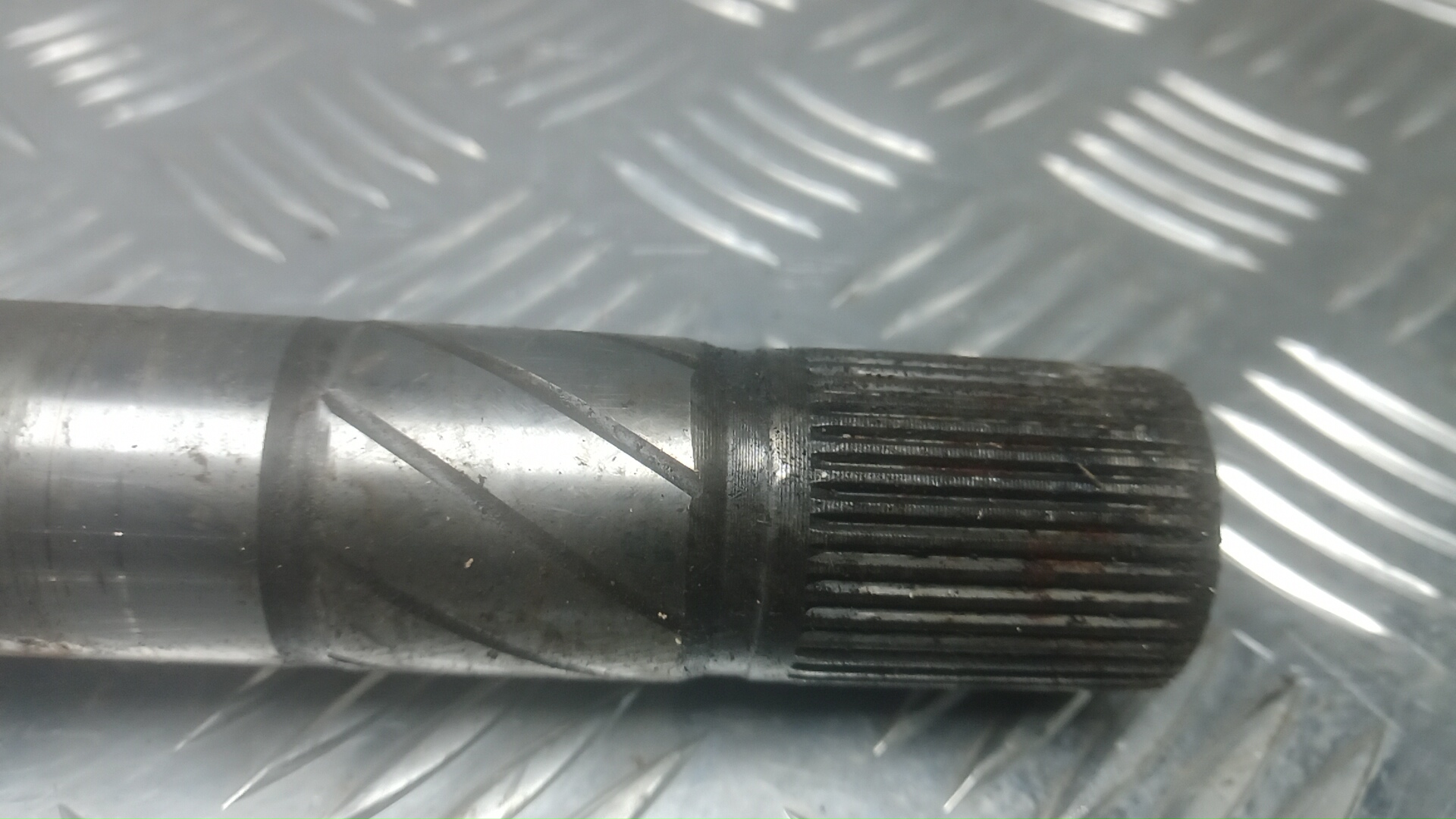 Полуось передняя правая