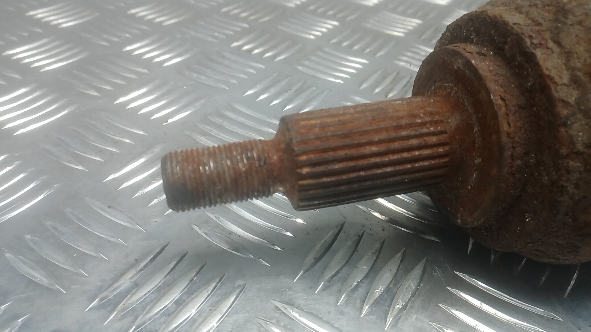 Полуось передняя правая