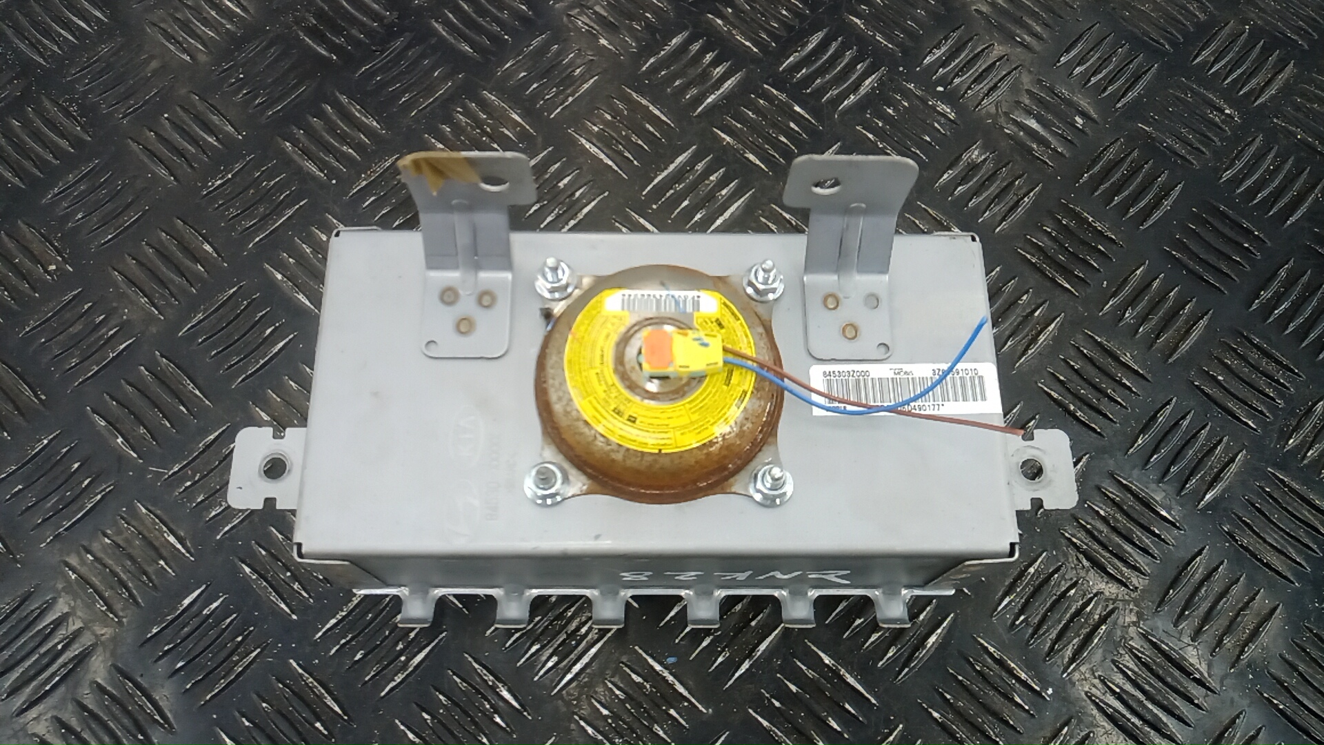 Подушка безопасности пассажирская (в торпедо)