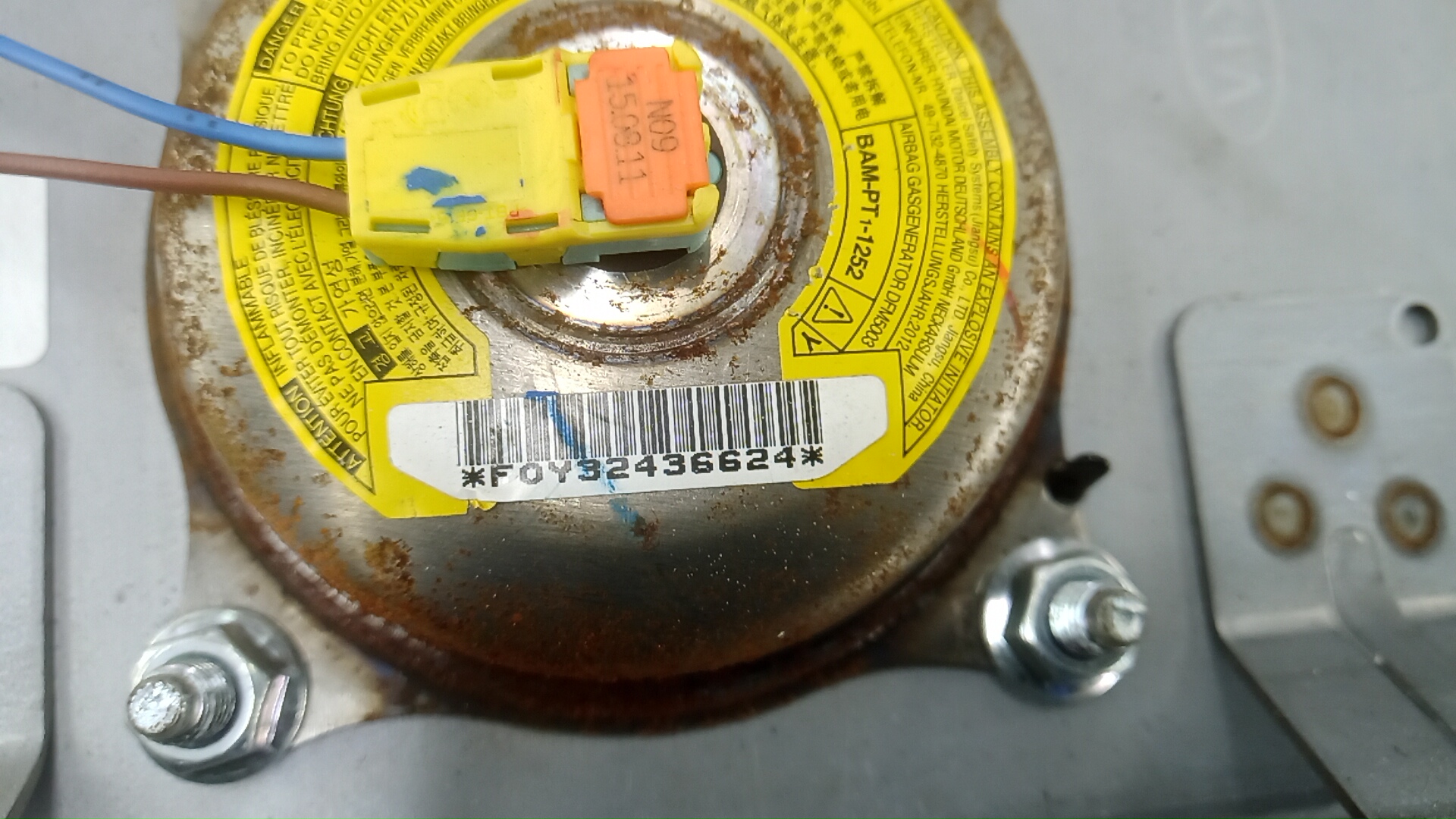 Подушка безопасности пассажирская (в торпедо)