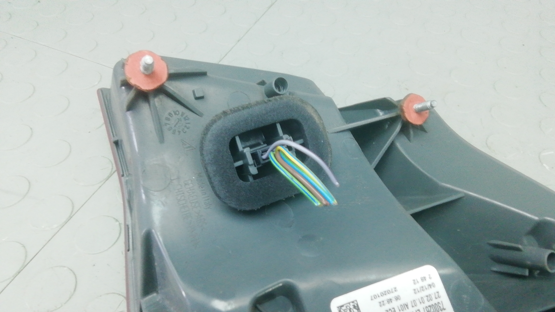 Фонарь задний левый