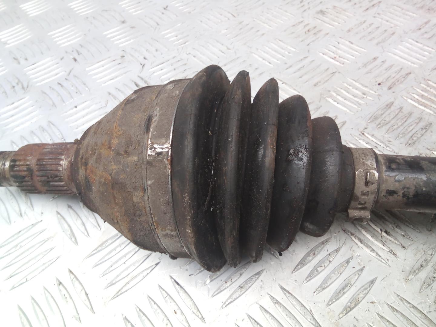 Полуось передняя левая