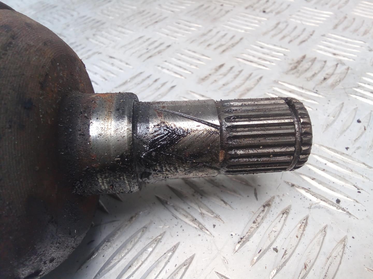 Полуось передняя левая