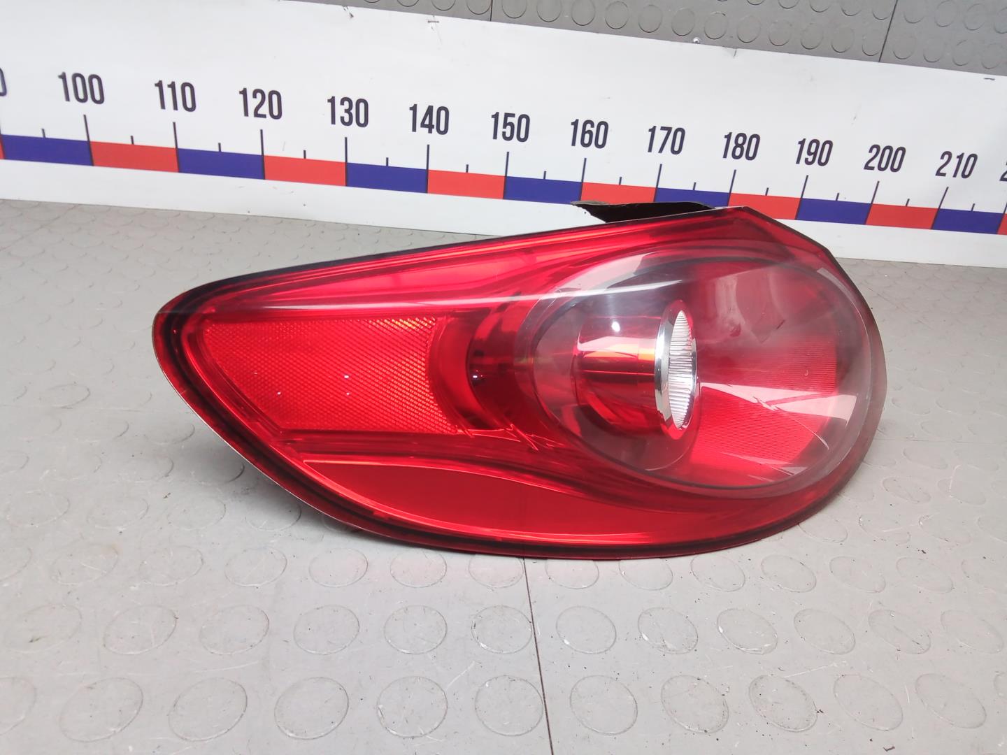 Фонарь задний левый