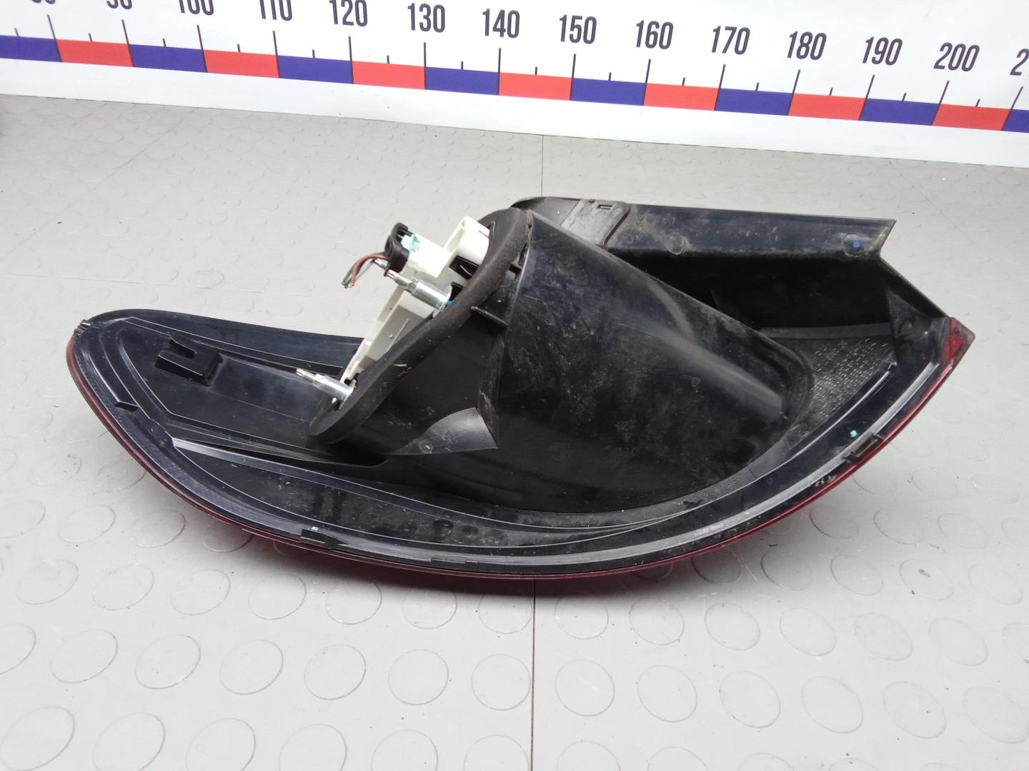 Фонарь задний правый